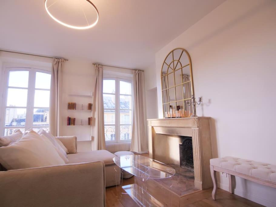 Charme Et Modernite Au Coeur Du Quartier St Louis Apartment Versailles Ngoại thất bức ảnh